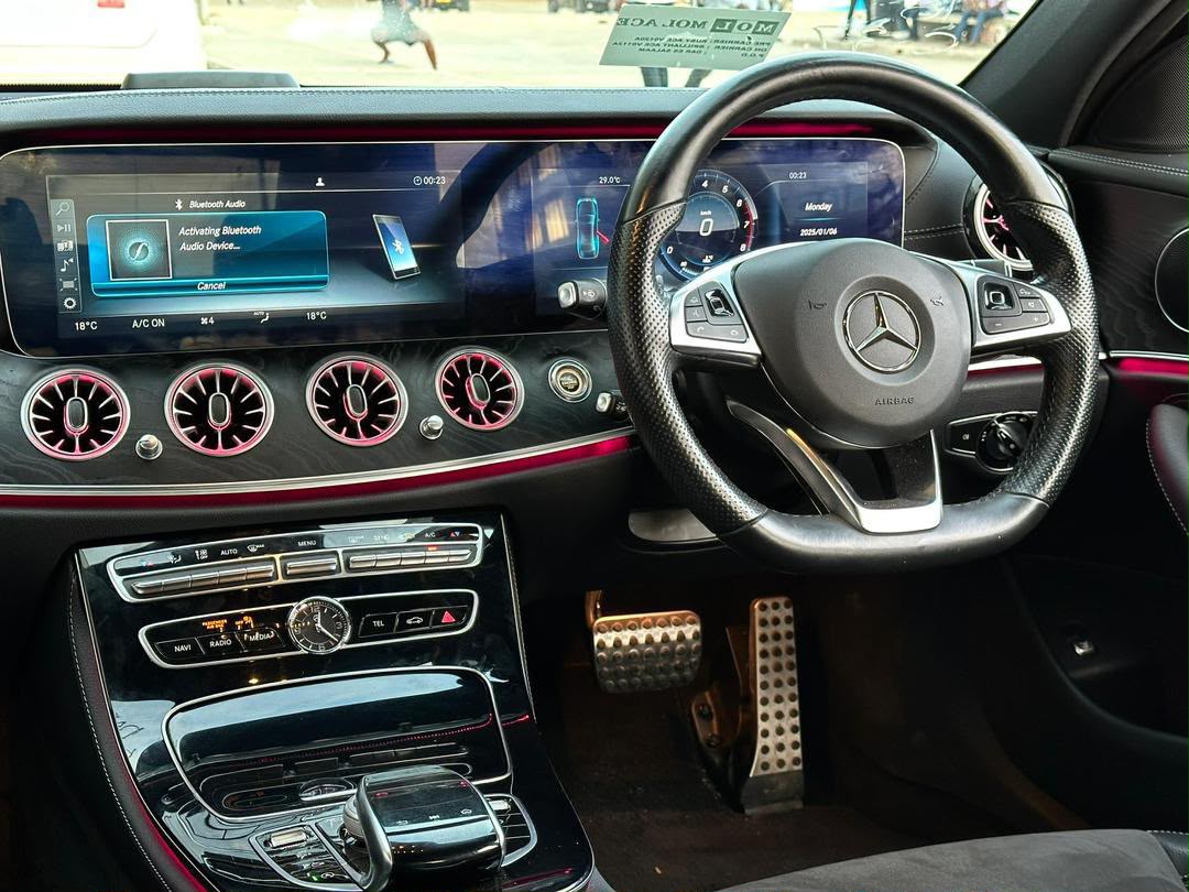 Mercedes E CLASS thumbnail 6